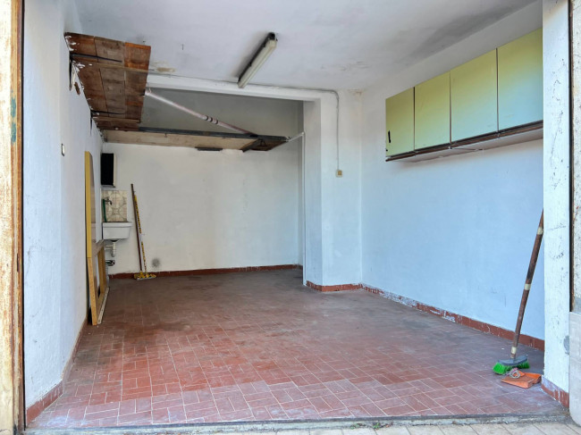 Box o garage in vendita a Savona