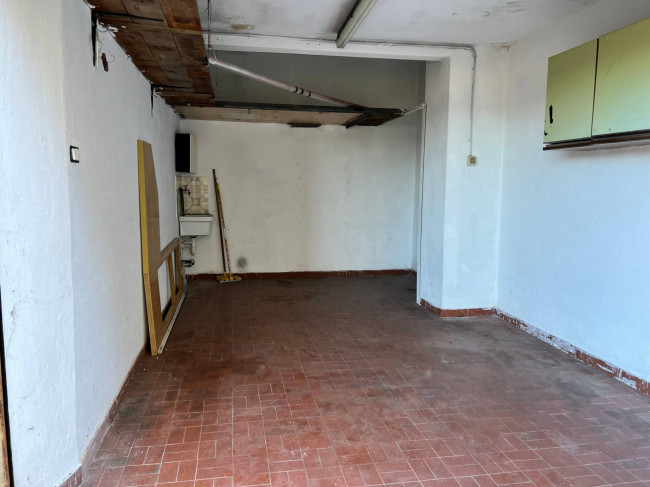 Box o garage in vendita a Savona