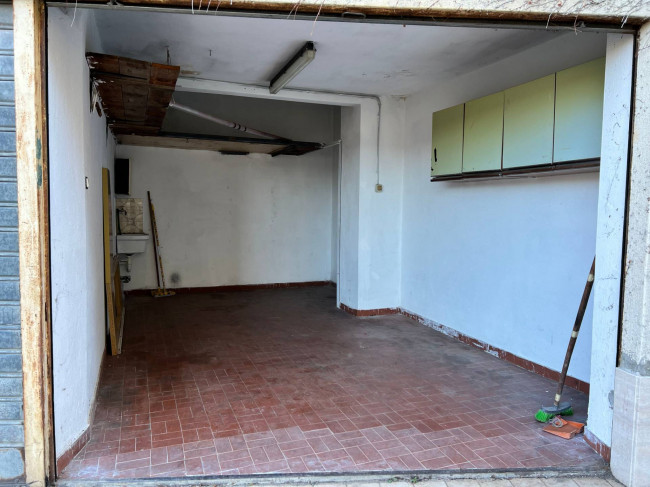 Box o garage in vendita a Savona