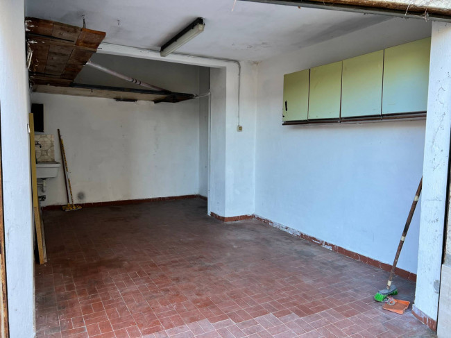 Box o garage in vendita a Savona