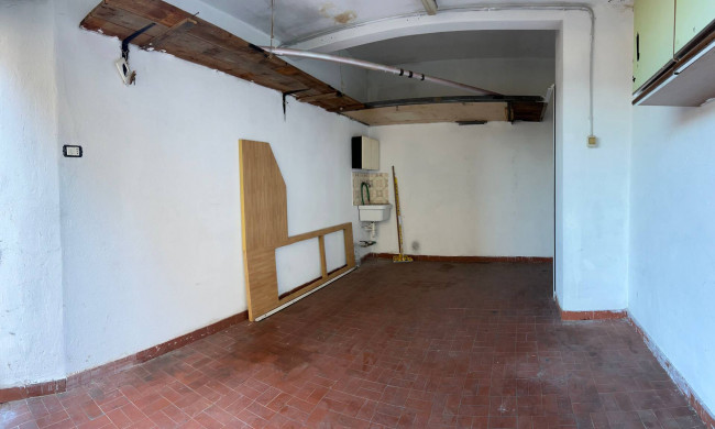 Box o garage in vendita a Savona
