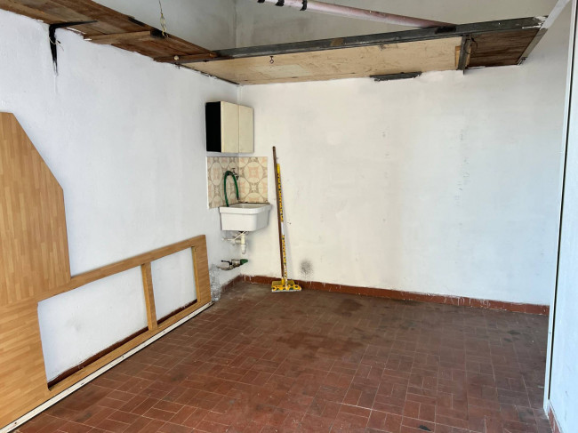 Box o garage in vendita a Savona