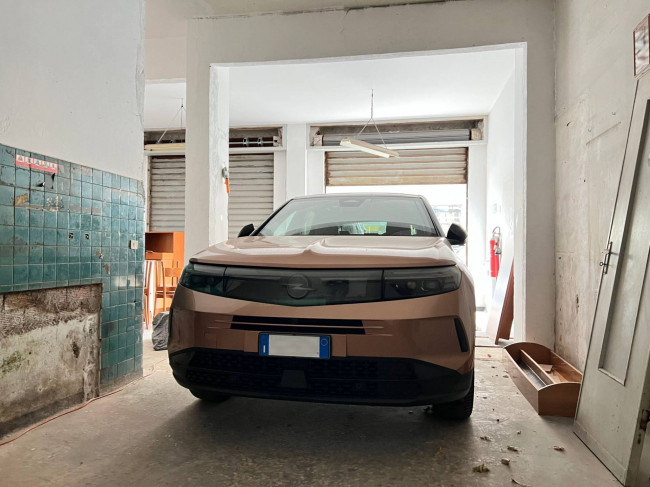 Box o garage in vendita a Savona