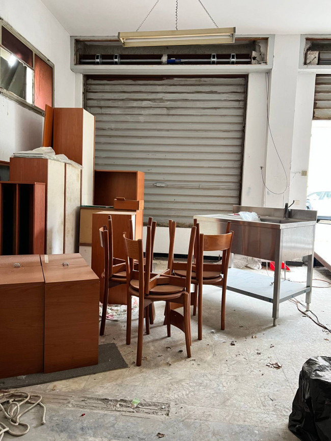Box o garage in vendita a Savona