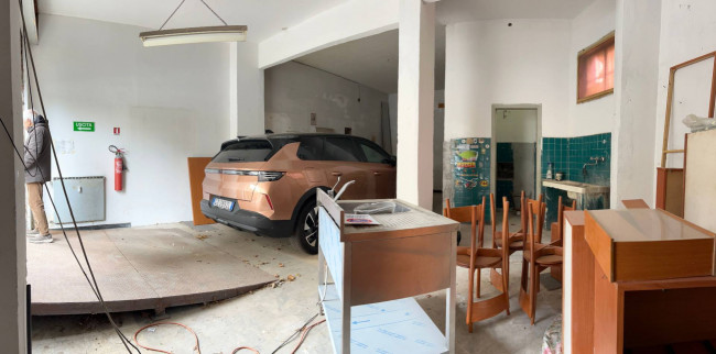 Box o garage in vendita a Savona