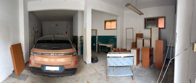Box o garage in vendita a Savona