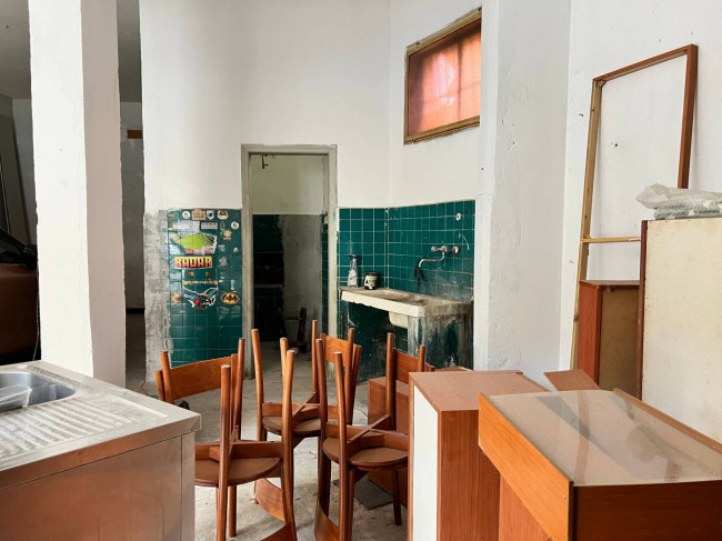 Box o garage in vendita a Savona