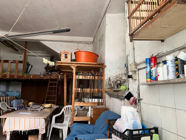 Magazzino in vendita a Savona