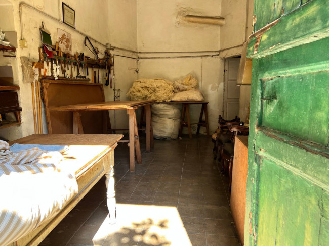 Magazzino in vendita a Savona