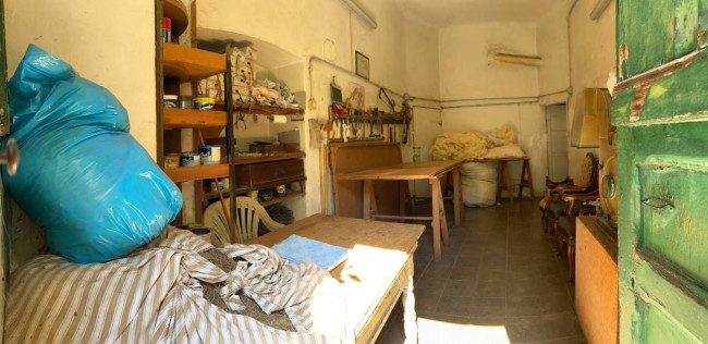 Magazzino in vendita a Savona