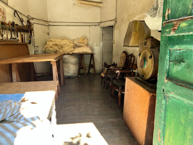Magazzino in vendita a Savona