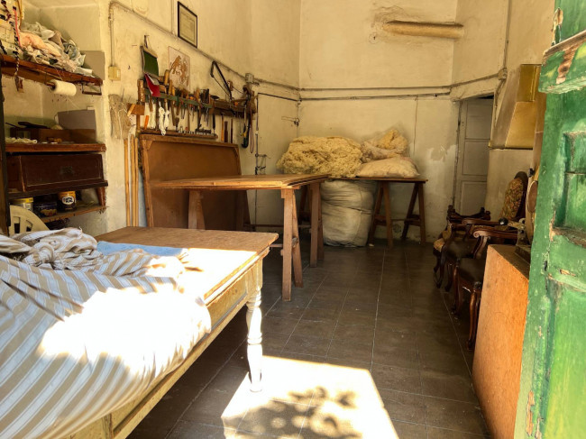 Magazzino in vendita a Savona