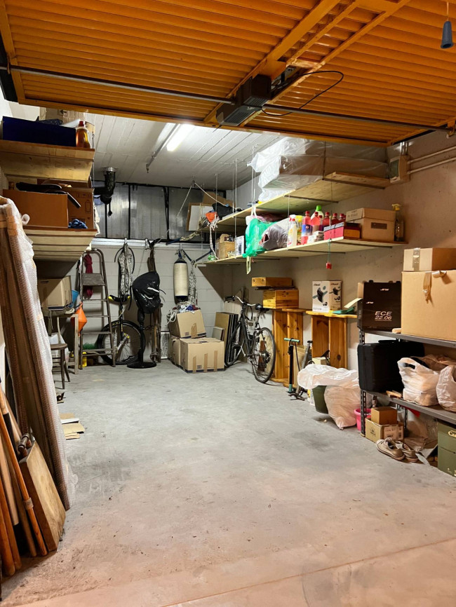 Box o garage in vendita a Savona