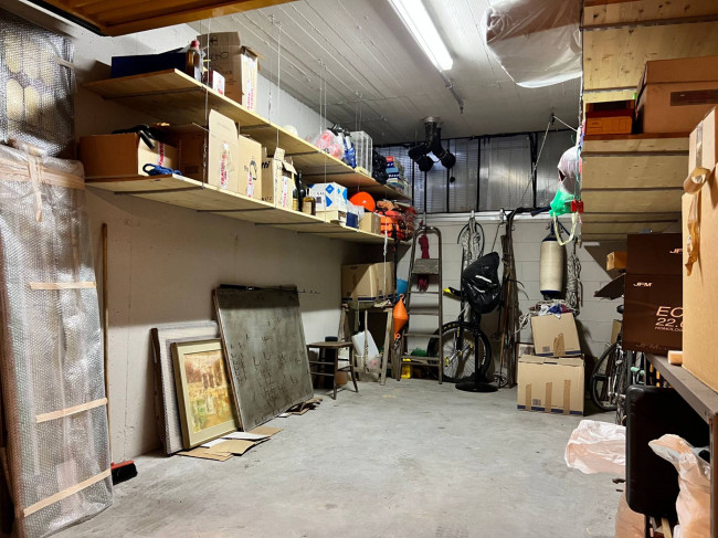 Box o garage in vendita a Savona