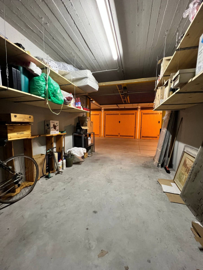 Box o garage in vendita a Savona