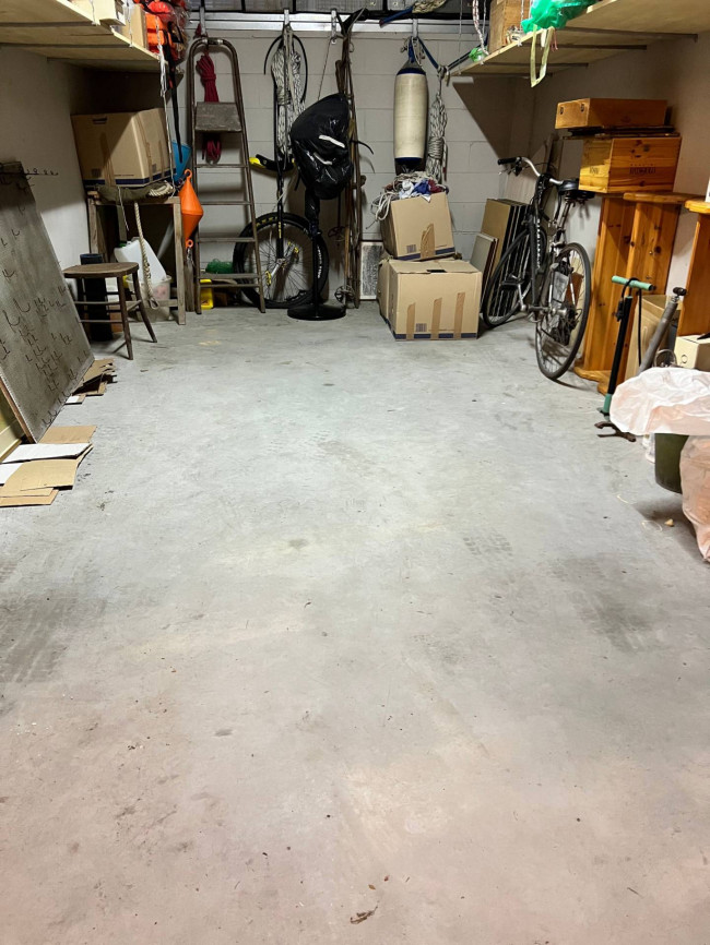 Box o garage in vendita a Savona