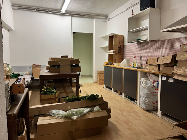 Magazzino in vendita a Savona
