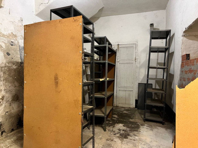 Magazzino in vendita a Savona