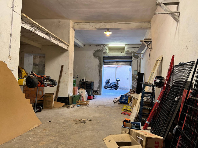 Magazzino in vendita a Savona
