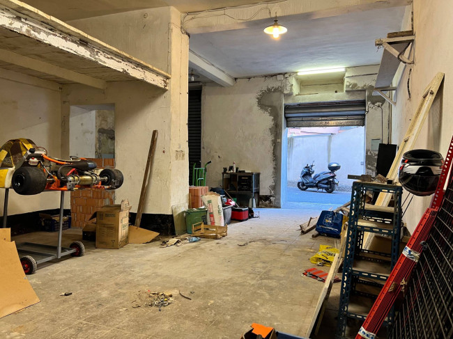Magazzino in vendita a Savona