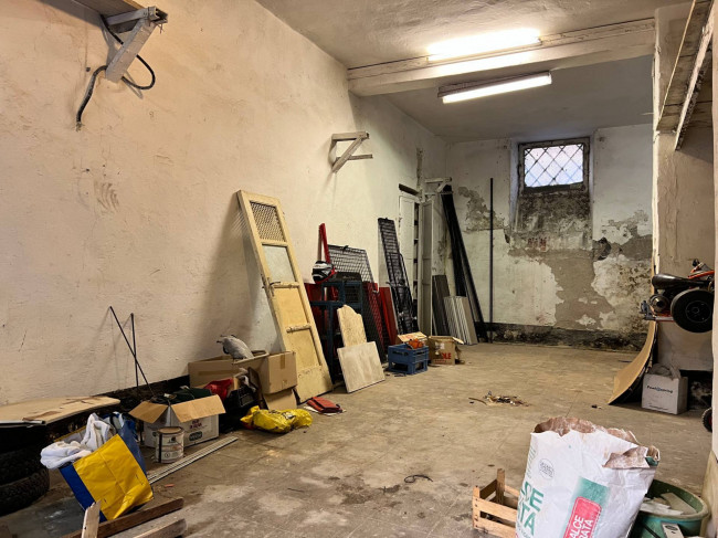Magazzino in vendita a Savona