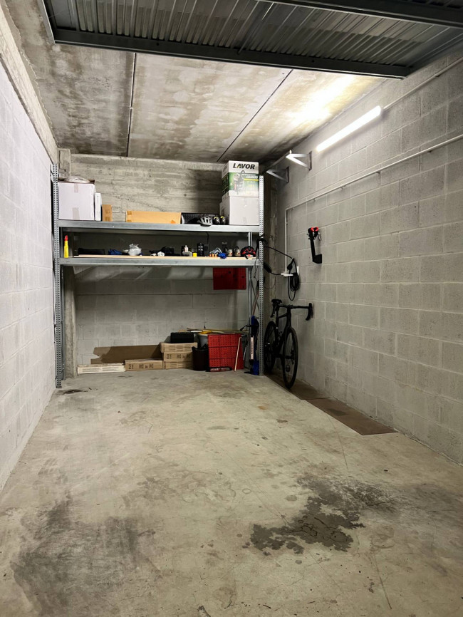 Box o garage in vendita a Savona