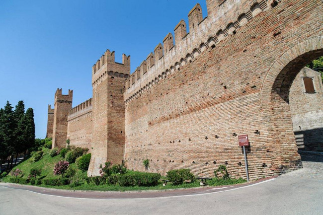 Casa indipendente in vendita a Gradara (PU)