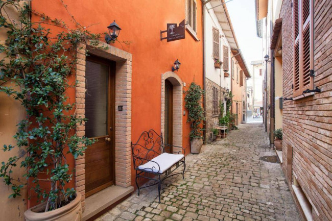 Casa indipendente in vendita a Gradara (PU)