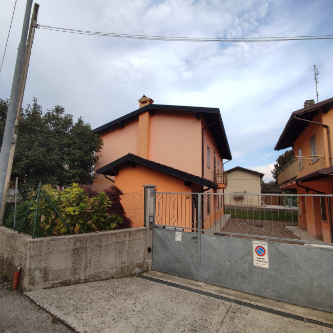 Casa indipendente in vendita a Fanna (PN)