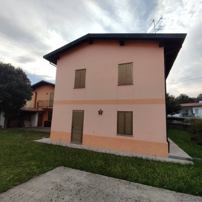 Casa indipendente in vendita a Fanna (PN)