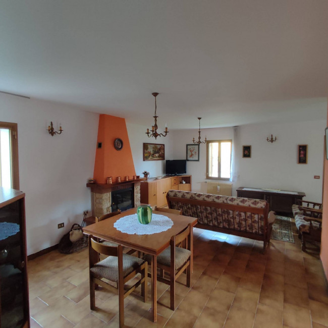 Casa indipendente in vendita a Fanna (PN)