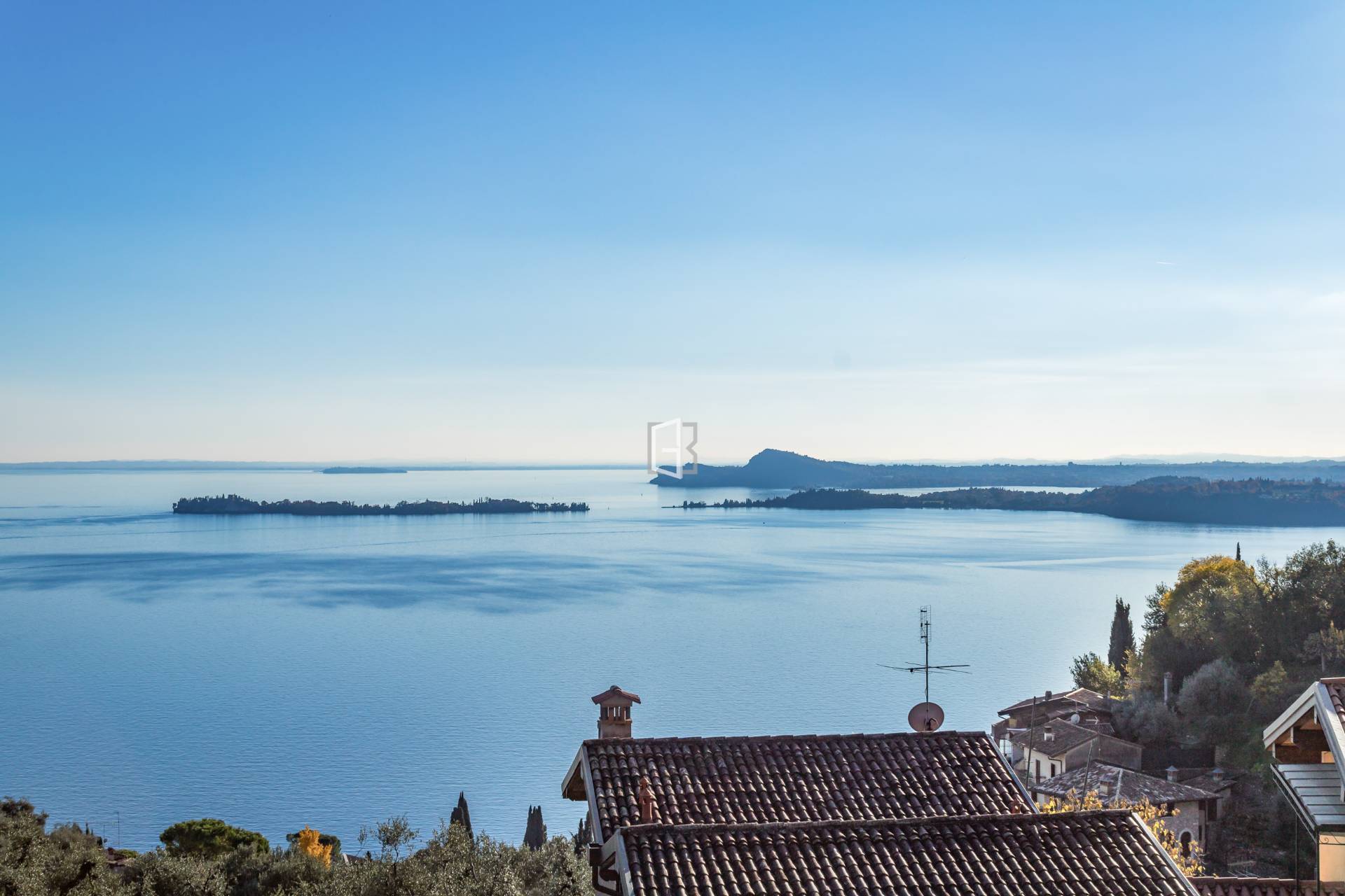 Trilocale con vista lago mozzafiato a Gardone Riviera