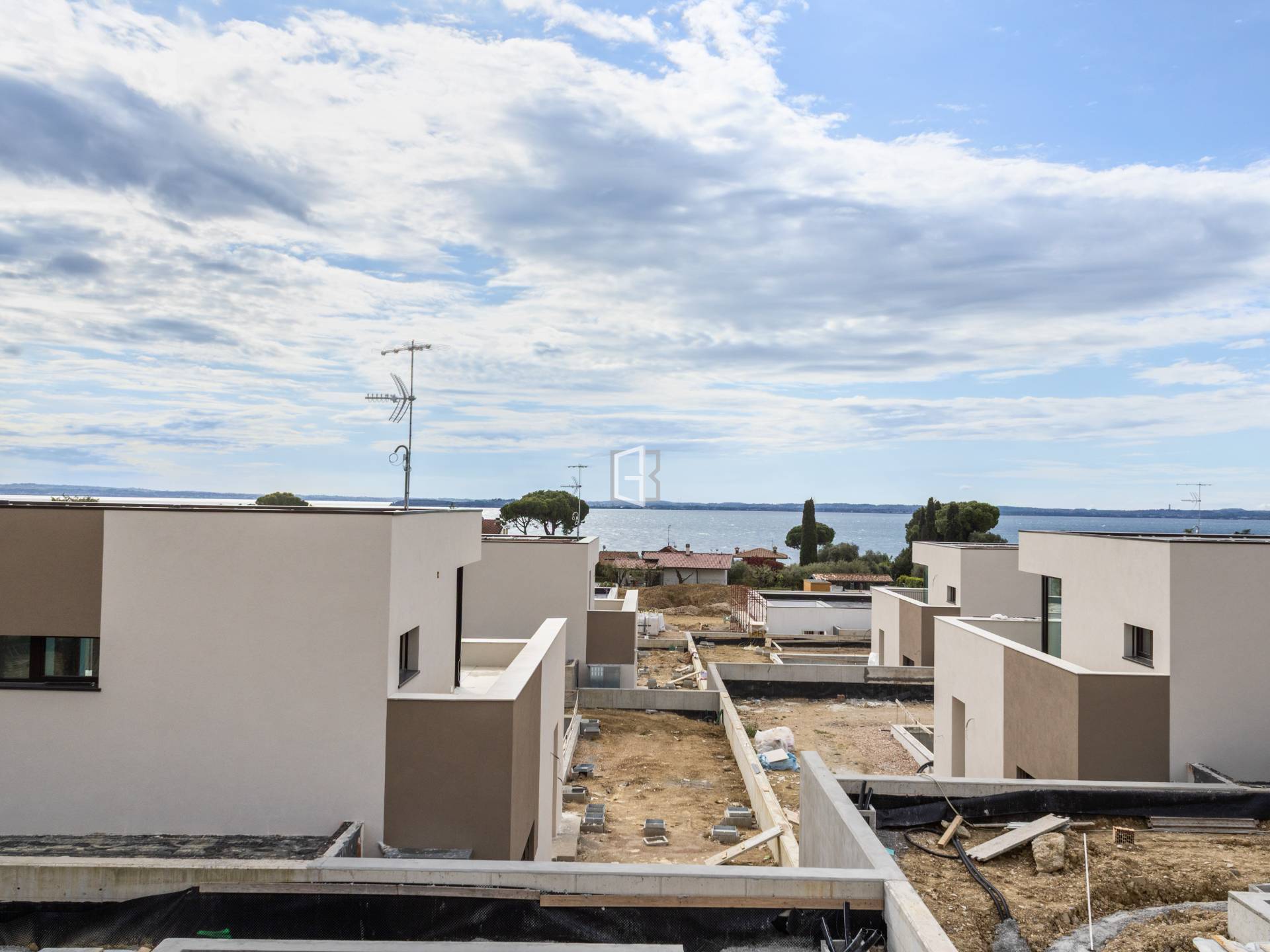Moderne Villa mit Schwimmbad und privatem Zugang zum Strand - Moniga del Garda