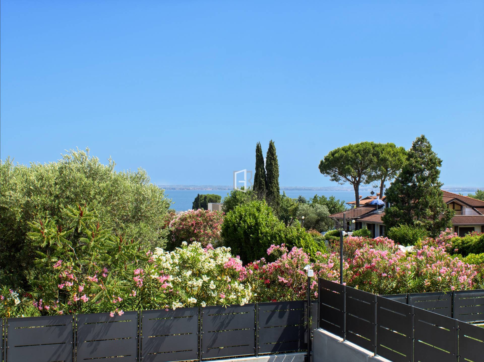 Exclusive Modern Villa with Lake View and High-End Finishes in Moniga del Garda