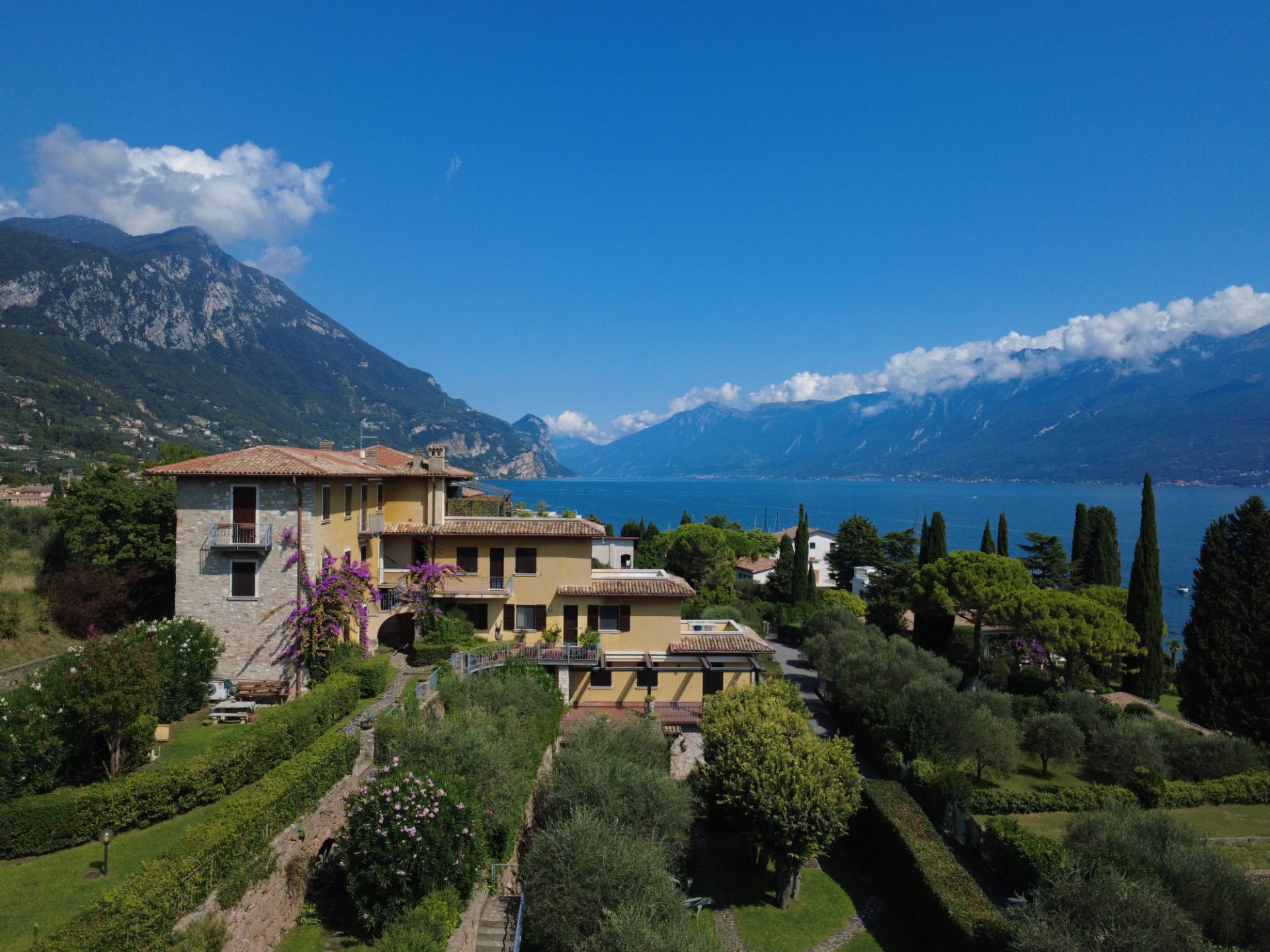 Gargnano - Appartamento trilocale con totale vista lago, a due passi dal lago