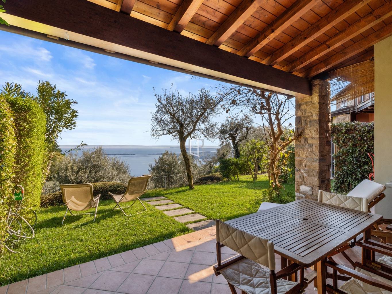 Una romantica oasi di tranquillità, con vista sul Lago di Garda