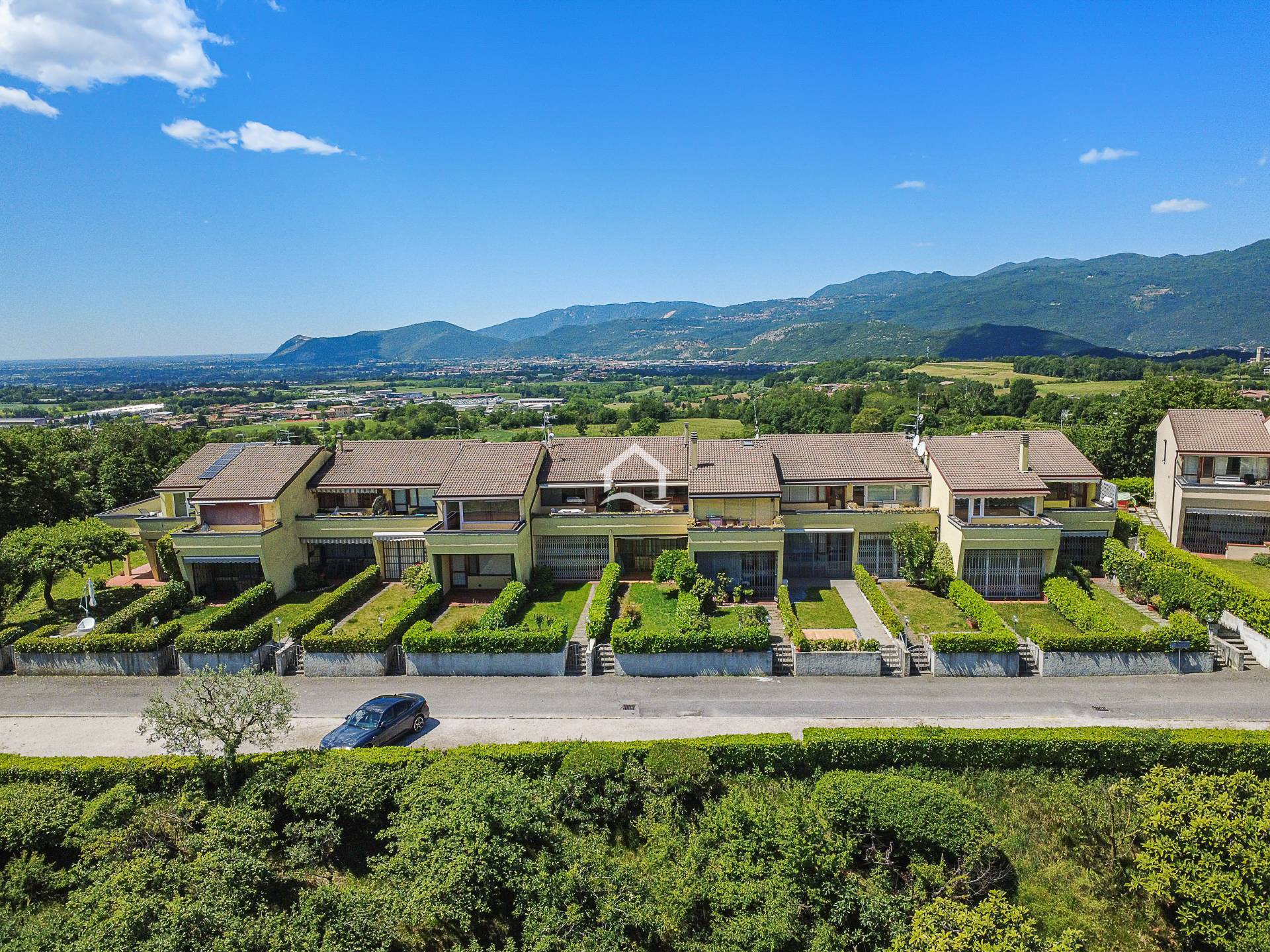 Muscoline – Bilocale al piano terra con giardino e spettacolare vista lago
