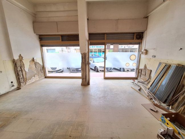 Locale commerciale in vendita a Palermo