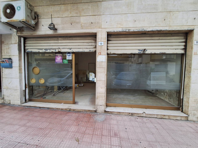 Locale commerciale in vendita a Palermo