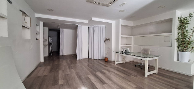 Locale commerciale in affitto a Palermo