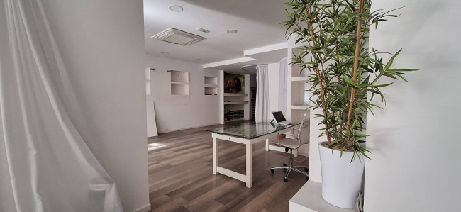 Locale commerciale in affitto a Palermo