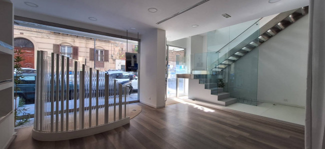 Locale commerciale in affitto a Palermo