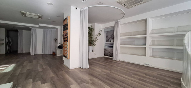 Locale commerciale in affitto a Palermo