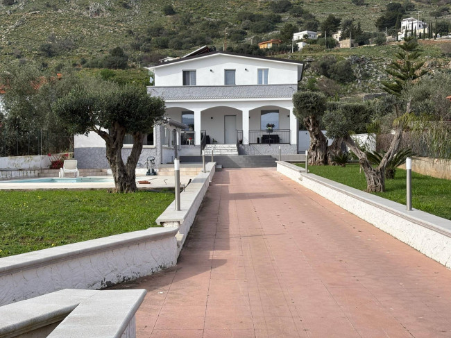 Villa in vendita a Carini
