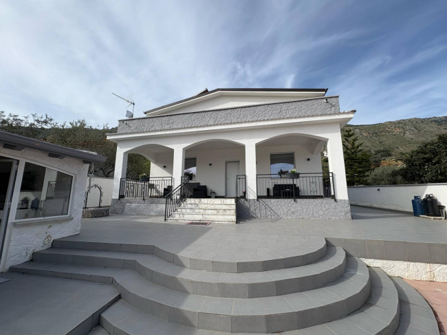 Villa in vendita a Carini