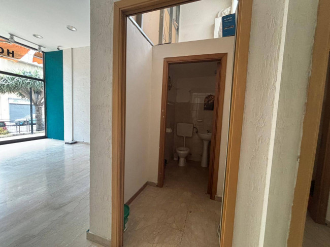 Locale commerciale in affitto a Palermo