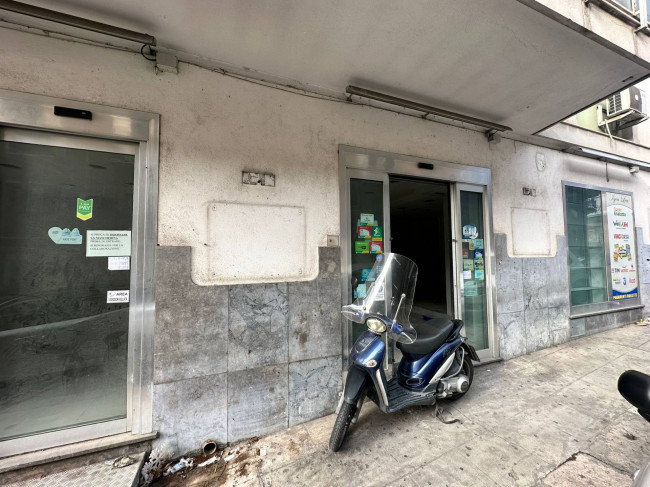 Locale commerciale in vendita a Palermo