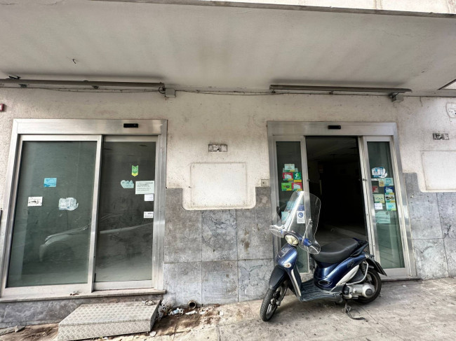 Locale commerciale in vendita a Palermo