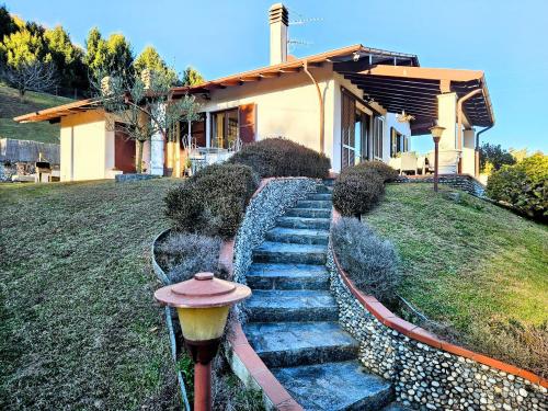Villa in vendita a Arona