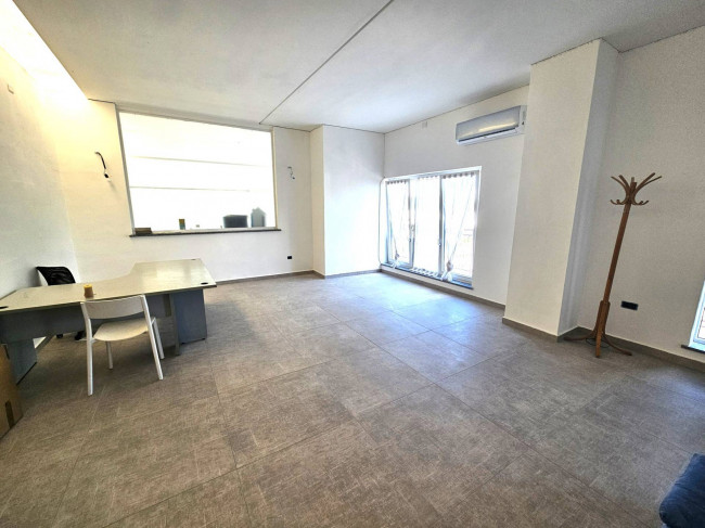 Studio/Ufficio in affitto a Paruzzaro